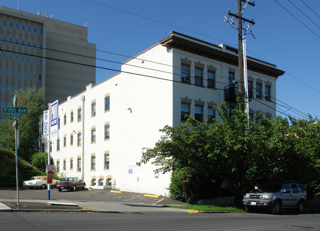 Rennwood Court Apartments