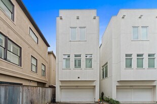 120 Pierce St in Houston, TX - Building Photo