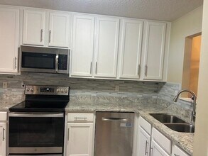 1038 High Meadow Dr in Tallahassee, FL - Building Photo - Building Photo