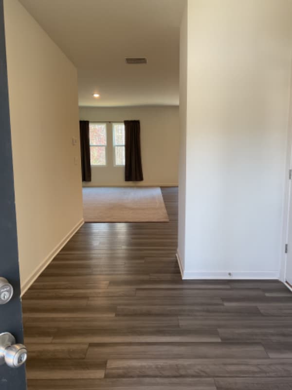 305 Pond Ct in Hoschton, GA - Foto de edificio - Building Photo