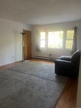 56 Wakelee Ave in Shelton, CT - Building Photo - Building Photo