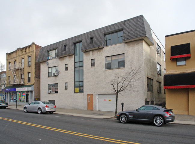 992 Broadway in Bayonne, NJ - Foto de edificio - Building Photo