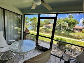 7113 Quail Run Ct W in Ft. Myers, FL - Foto de edificio - Building Photo