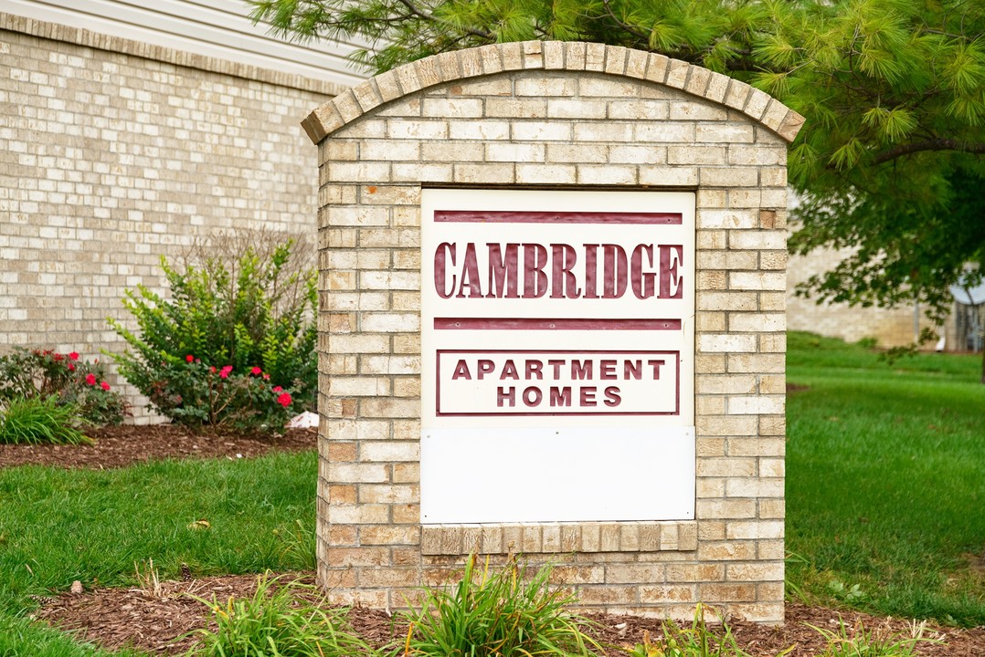 Cambridge Apartments in Fremont, NE - Foto de edificio