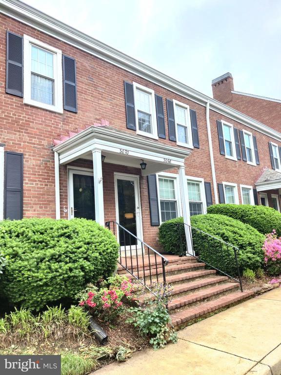 property at 3068 S Buchanan St