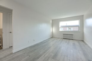 1 Birchlea Ave in Toronto, ON - Building Photo