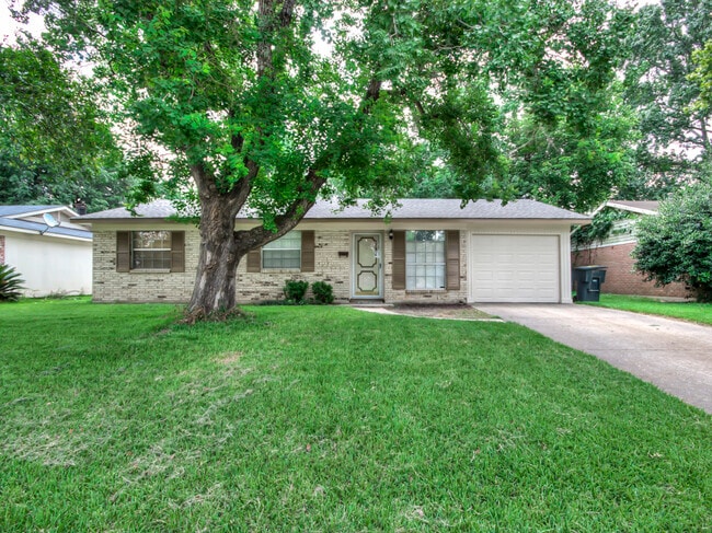 property at 1628 Bellaire Blvd