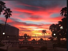 999 Brickell Bay Dr in Miami, FL - Foto de edificio - Building Photo