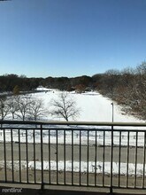 8747 W Bryn Mawr Ave in Chicago, IL - Foto de edificio - Building Photo