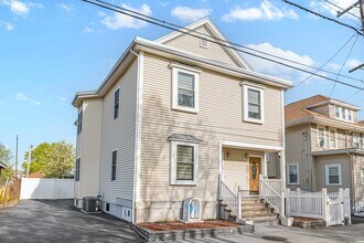 80 Bradbury Ave, Unit #1 in Medford, MA - Building Photo - Building Photo