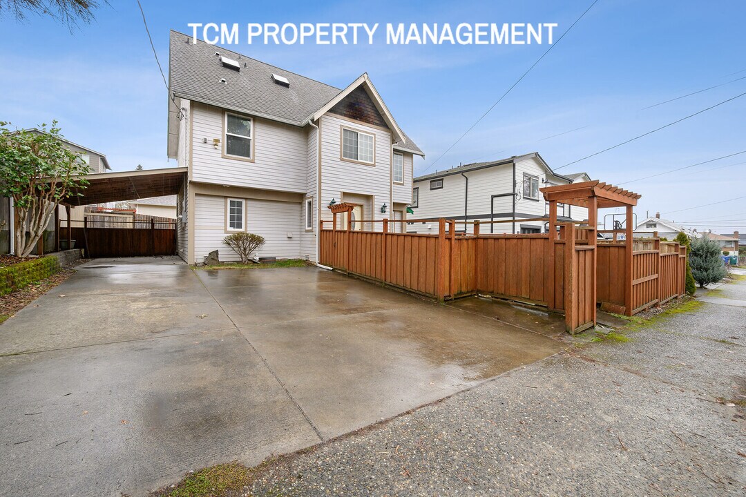 2550 S Eddy St in Seattle, WA - Building Photo