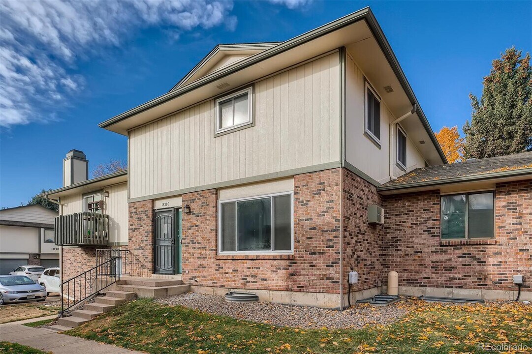 1828 S Ammons St, Unit C in Lakewood, CO - Building Photo