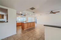 407 Parkway Ct in Ft. Myers, FL - Foto de edificio - Building Photo