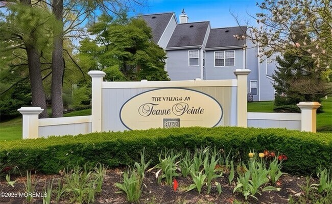 312 Towne Dr in Englishtown, NJ - Building Photo - Building Photo