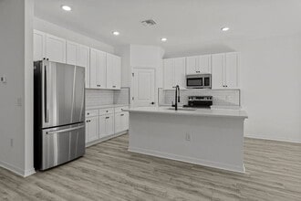 6030 Lacota Ave in Ft. Myers, FL - Building Photo - Building Photo