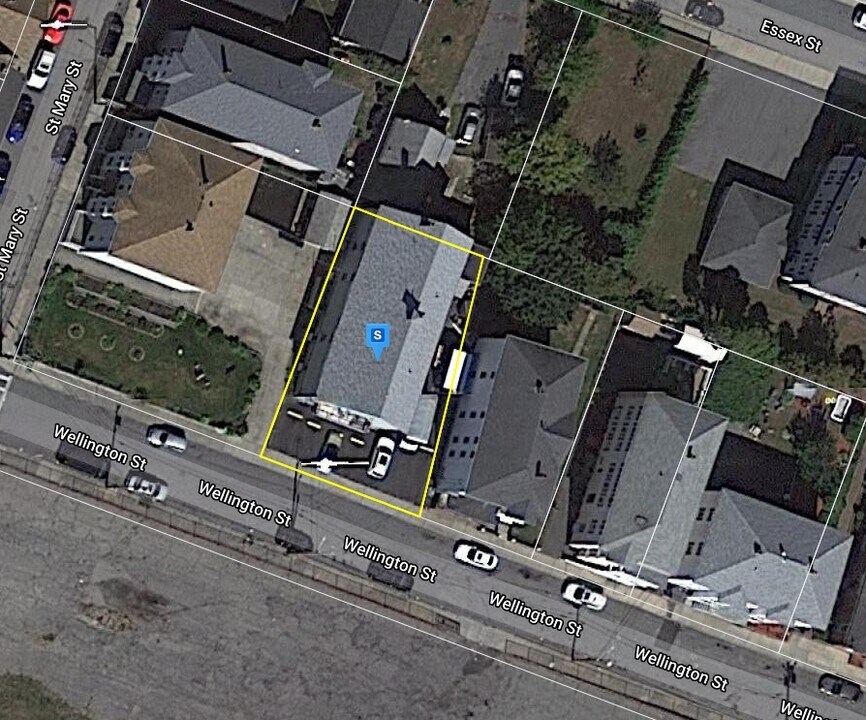 158 Wellington St in Fall River, MA - Foto de edificio