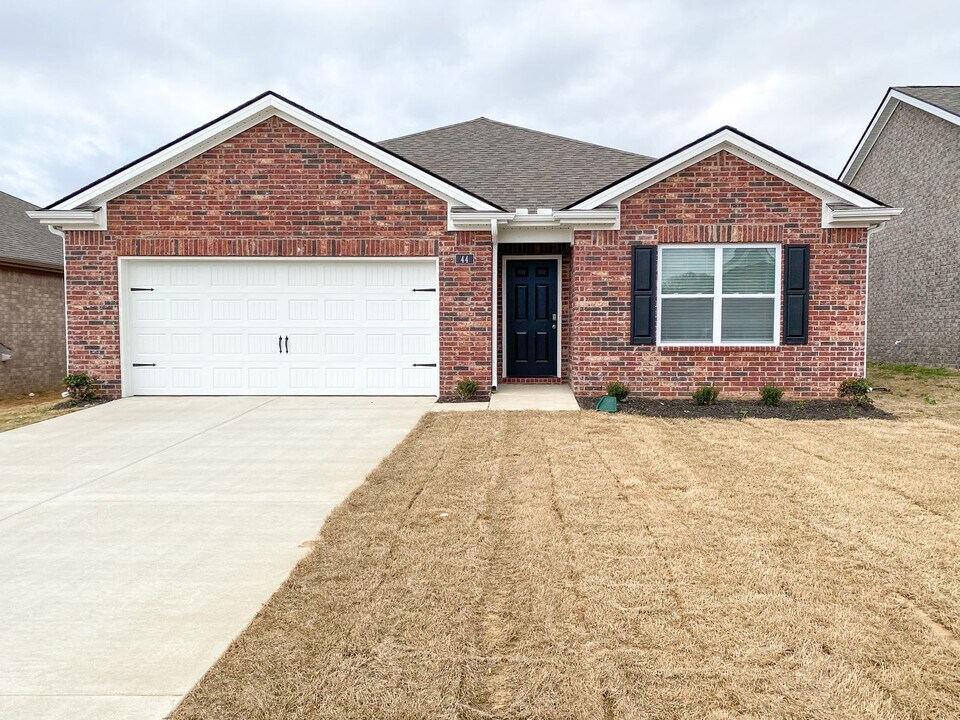 44 Pine St in Byhalia, MS - Foto de edificio