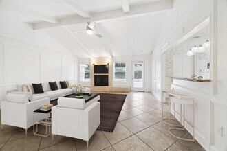 10211 Olympia Dr in Houston, TX - Building Photo - Building Photo