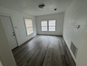 1836 Cook St in Shreveport, LA - Foto de edificio - Building Photo