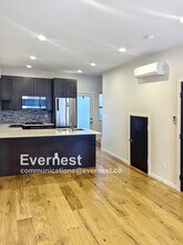 8529 Interlake Ave N in Seattle, WA - Building Photo - Building Photo