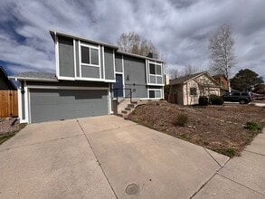 7624 Montarbor Dr in Colorado Springs, CO - Foto de edificio - Building Photo