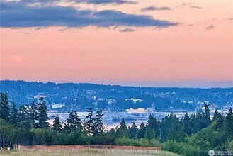 3940 McCormick Vlg Dr in Bremerton, WA - Building Photo - Building Photo