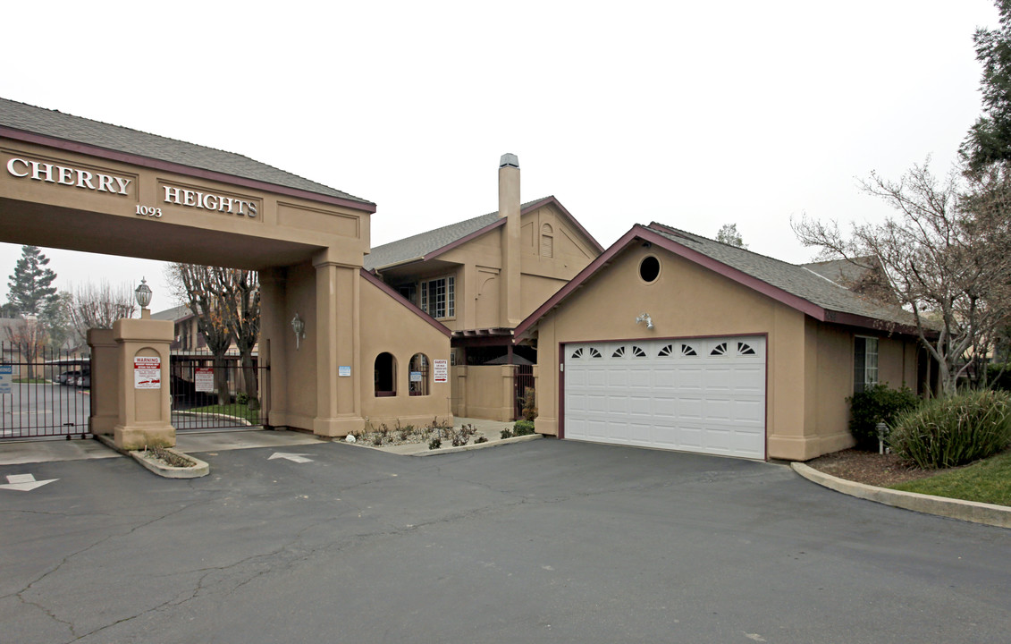 Cherry Heights Apartments in Tulare, CA - Building Photo