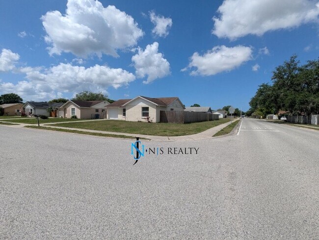 3153 Lodi Dr in New Port Richey, FL - Foto de edificio - Building Photo
