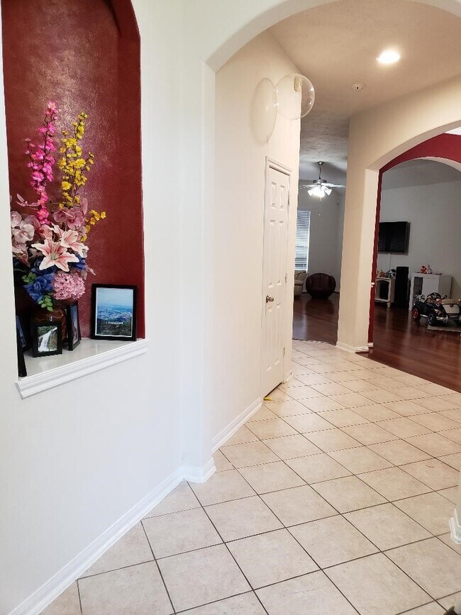 7223 April Creek Ln in Houston, TX - Building Photo - Building Photo