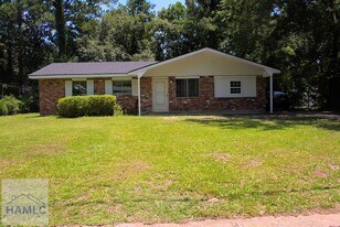 417 Rogers Rd in Hinesville, GA - Building Photo