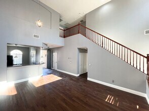 8273 Settlers Inn Ct in Las Vegas, NV - Building Photo - Building Photo