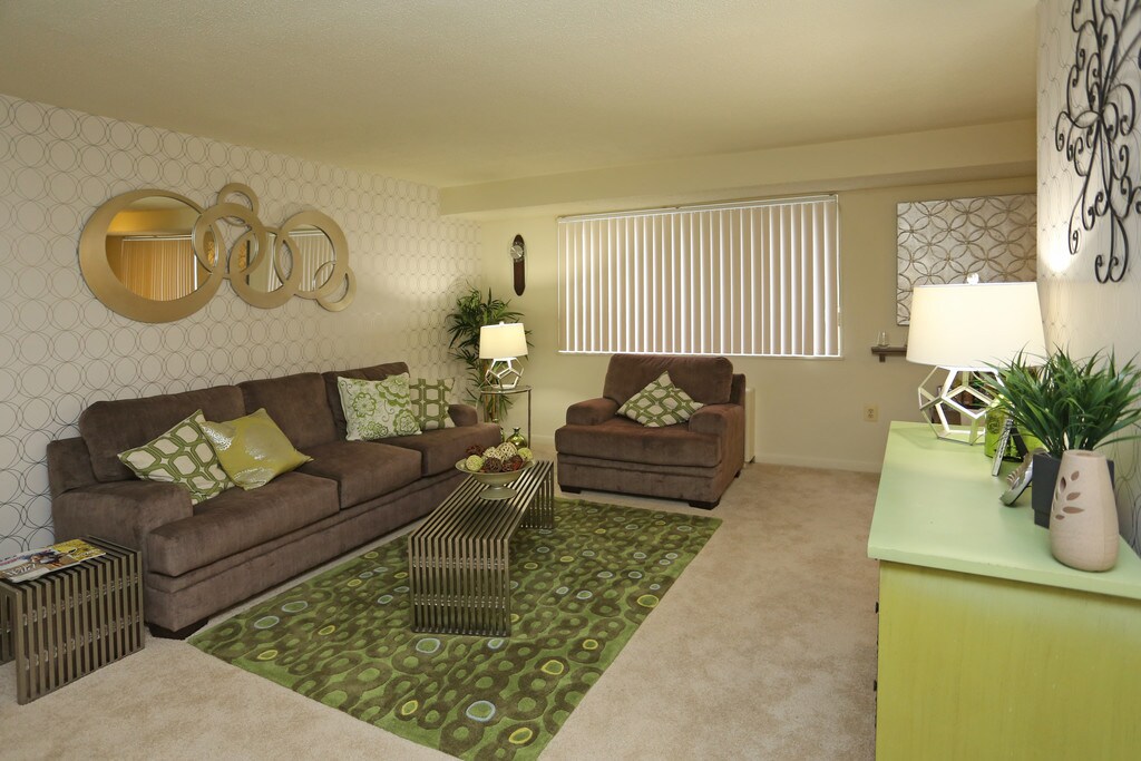 Summit Hills Apartments in Silver Spring, MD