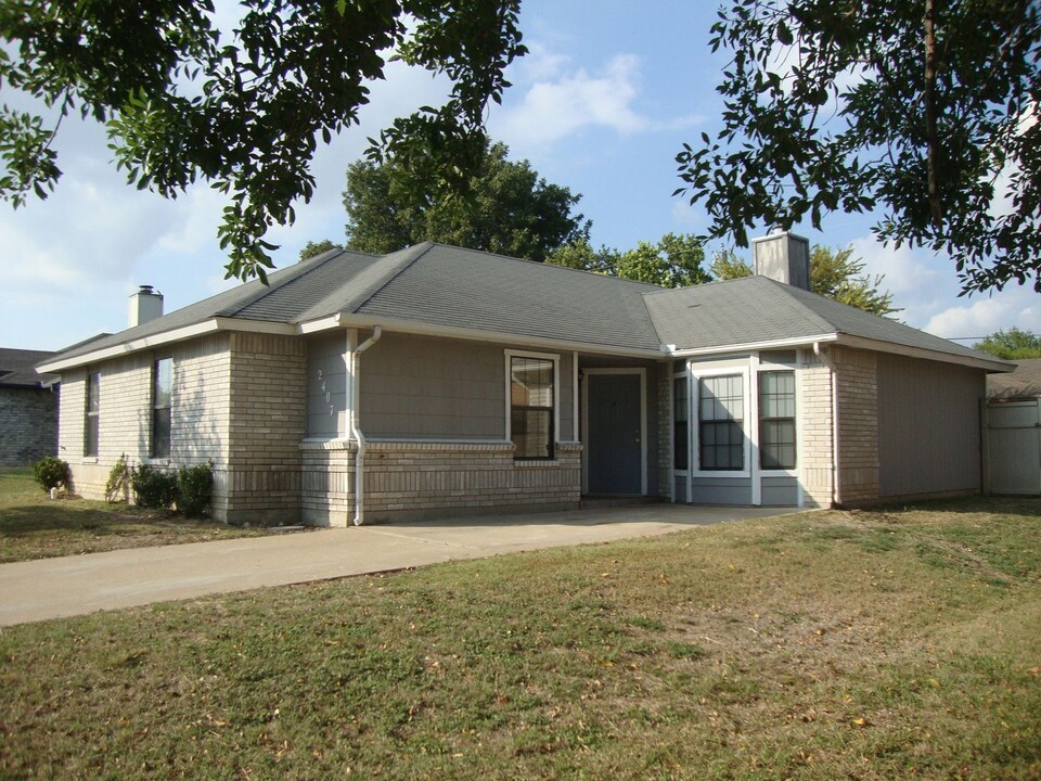 2407 Woodlands Dr in Killeen, TX - Building Photo