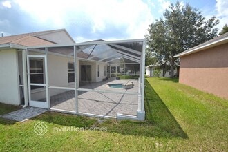 9803 White Barn Way in Riverview, FL - Foto de edificio - Building Photo
