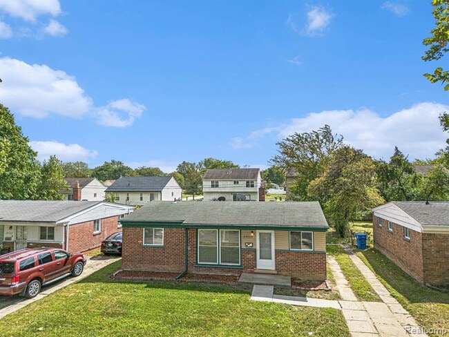 29119 York St in Inkster, MI - Building Photo - Building Photo