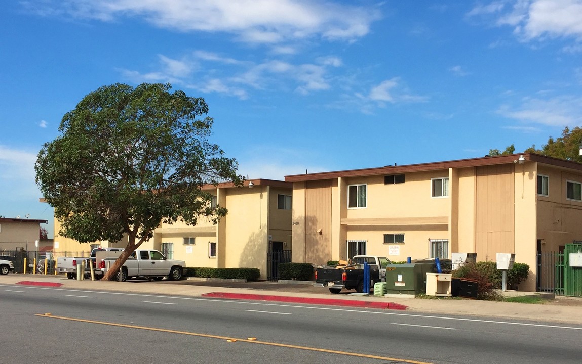 5406-5412 Imperial Ave in San Diego, CA - Foto de edificio