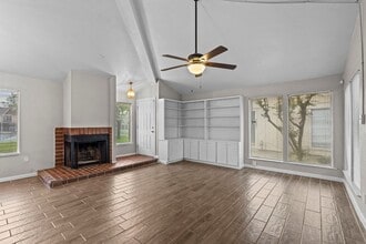 7823 Bateman Ln in Houston, TX - Foto de edificio - Building Photo