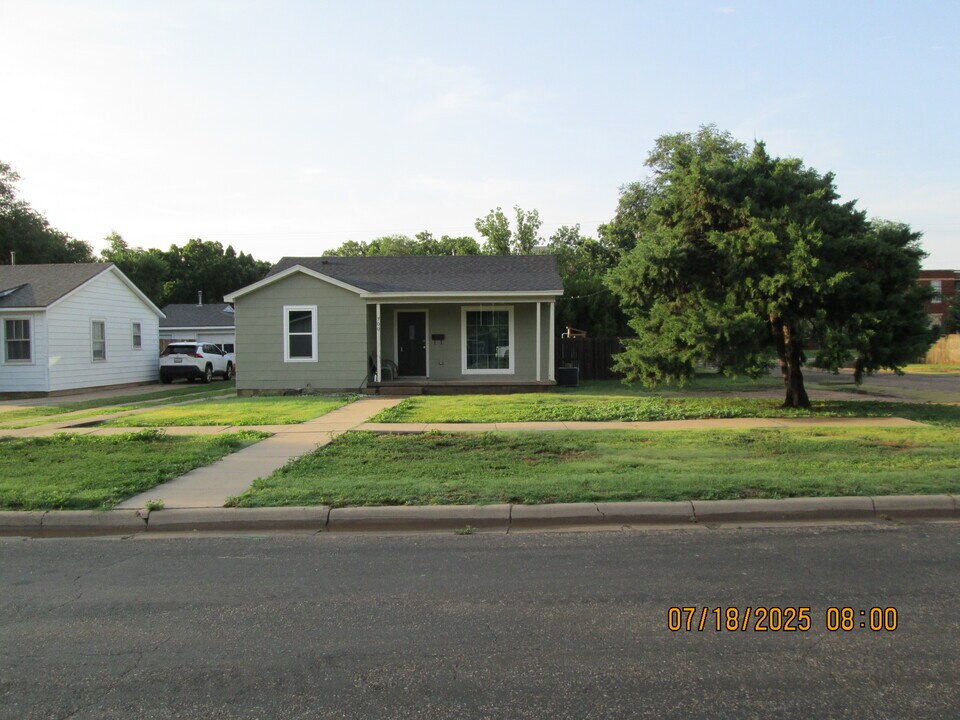 700 Sunset Ter in Amarillo, TX - Building Photo