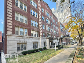 2336 N Commonwealth Ave, Unit 1 in Chicago, IL - Building Photo