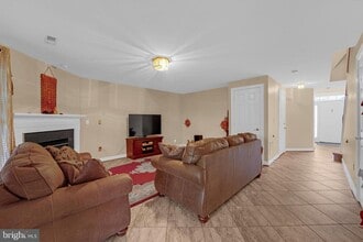 14197 Madrigal Dr in Woodbridge, VA - Building Photo - Building Photo
