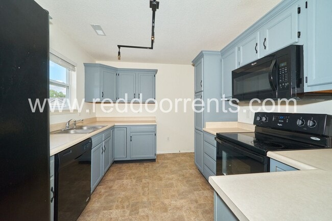 127 Broadmoor Bend in Pittsboro, IN - Building Photo - Building Photo