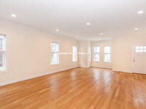 27 1st St in Medford, MA - Building Photo - Building Photo