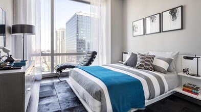 112 W Wacker Dr in Chicago, IL - Building Photo - Building Photo