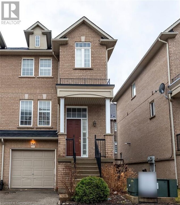 2280 Baronwood Dr in Oakville, ON - Building Photo