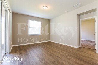 5771 Quinton Way in Mount Dora, FL - Foto de edificio - Building Photo