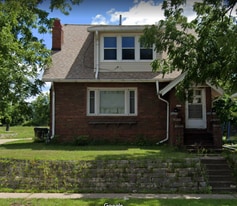 1931 Mount Vernon Rd SE, Unit Upper