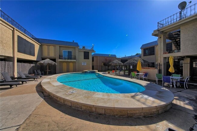 5804 Circulo Dr in Lago Vista, TX - Foto de edificio - Building Photo