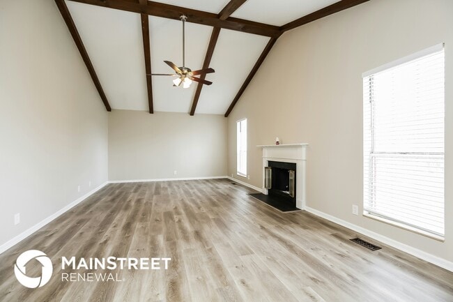 613 Summertime Ct in Nashville, TN - Foto de edificio - Building Photo