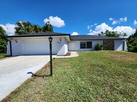 2332 Achilles St in Port Charlotte, FL - Building Photo