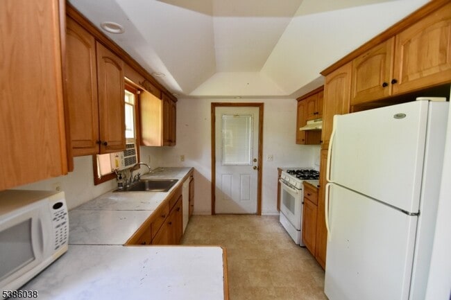 29 Moosepac Ln in Jefferson, NJ - Building Photo - Building Photo